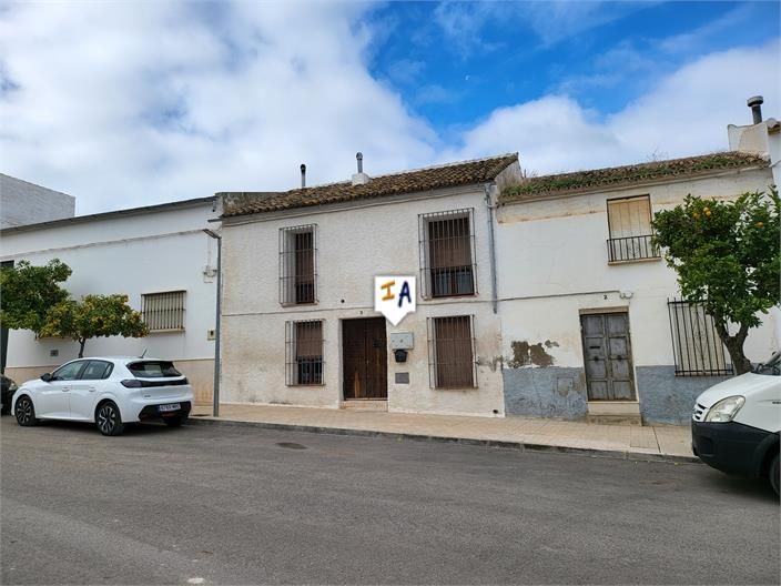 Exterior view of Single-family semi-detached for sale in Lora de Estepa  with Swimming Pool