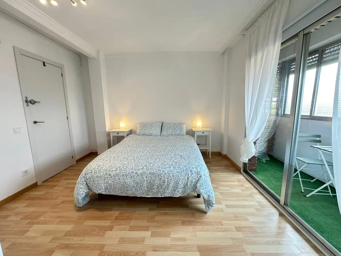 Room in Calle de San Asturio Serrano, 3, Reyes Católicos