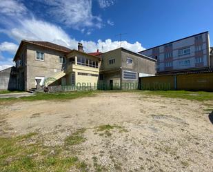 Vista exterior de Casa o xalet en venda en Pontevedra Capital  amb Jardí privat i Traster
