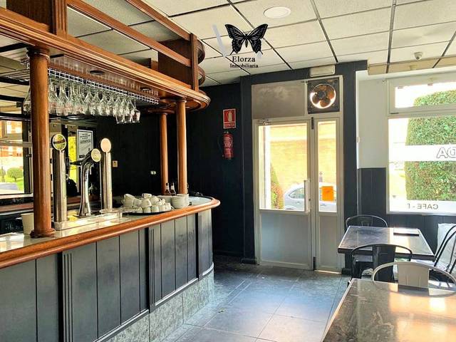 Local comercial en Venta en HUCA - La Cadellada