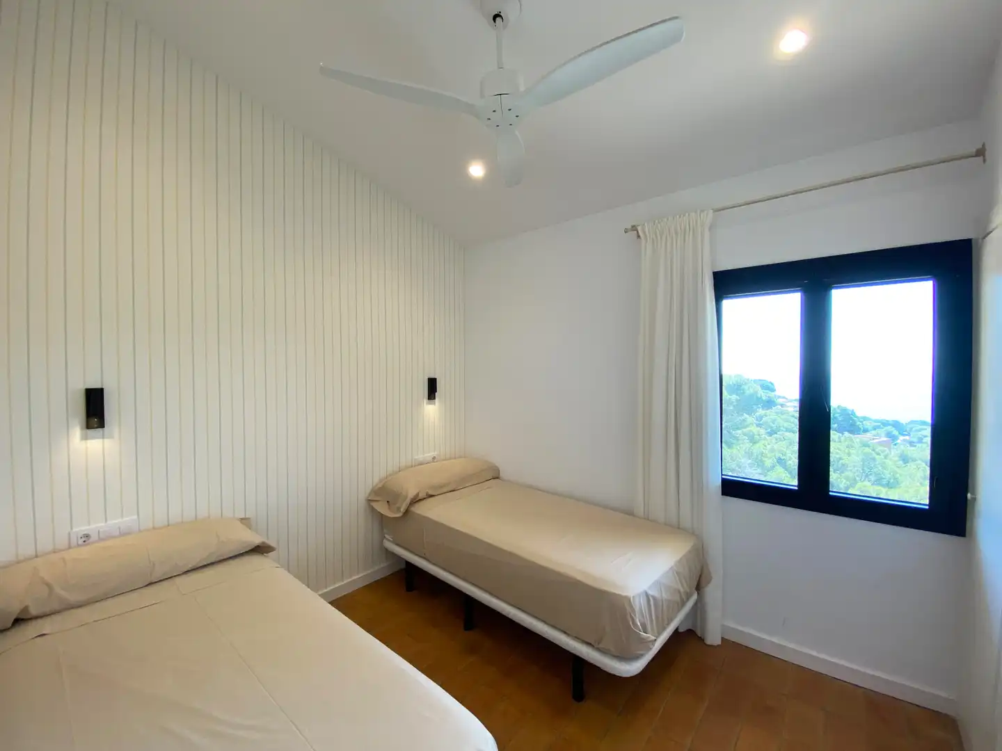 Terraced house with garden for sale in Carrer Medas, imagen 14