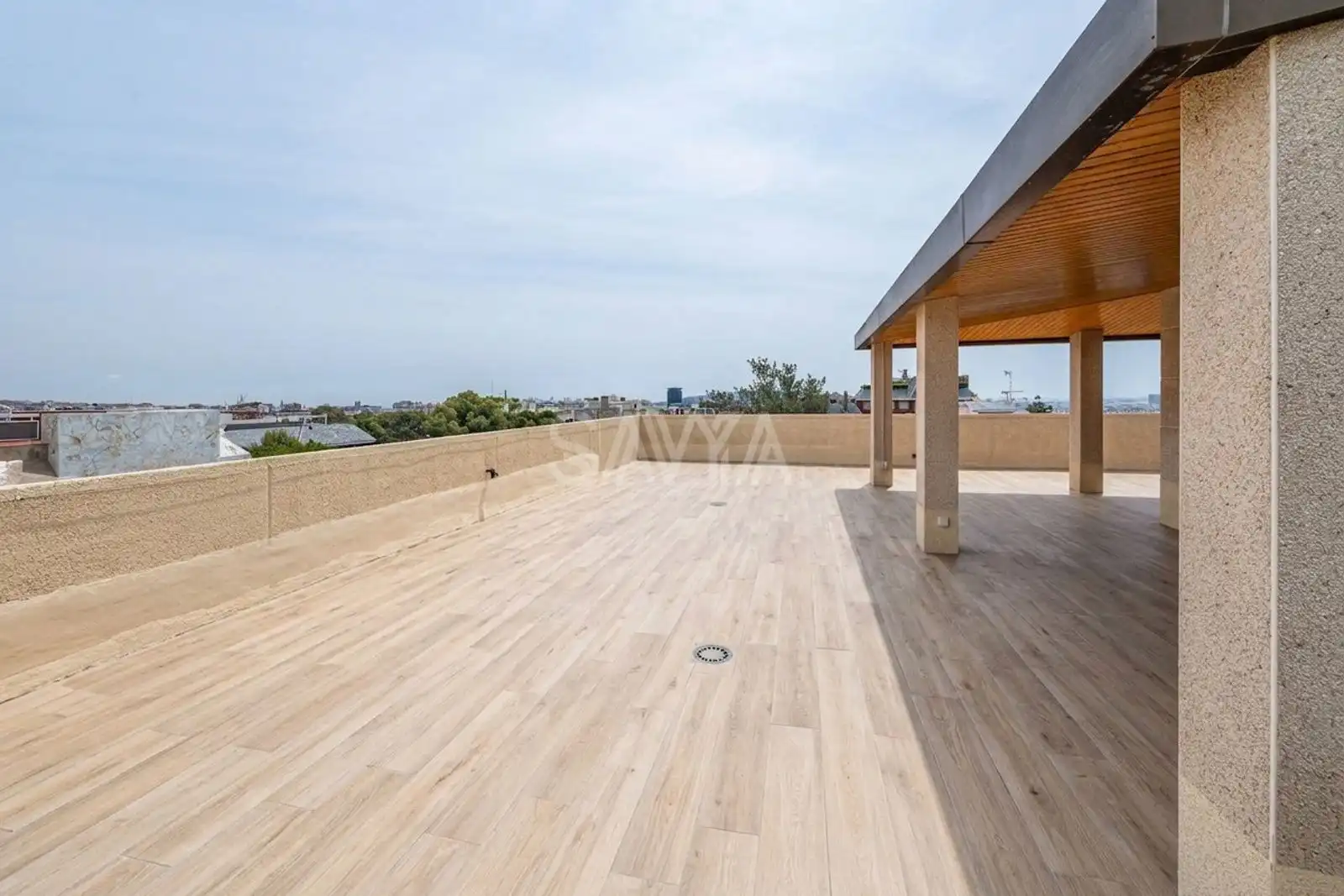 Terrasse von Dachboden zur Miete in Barcelona mit Klimaanlage, Heizung und Terrasse