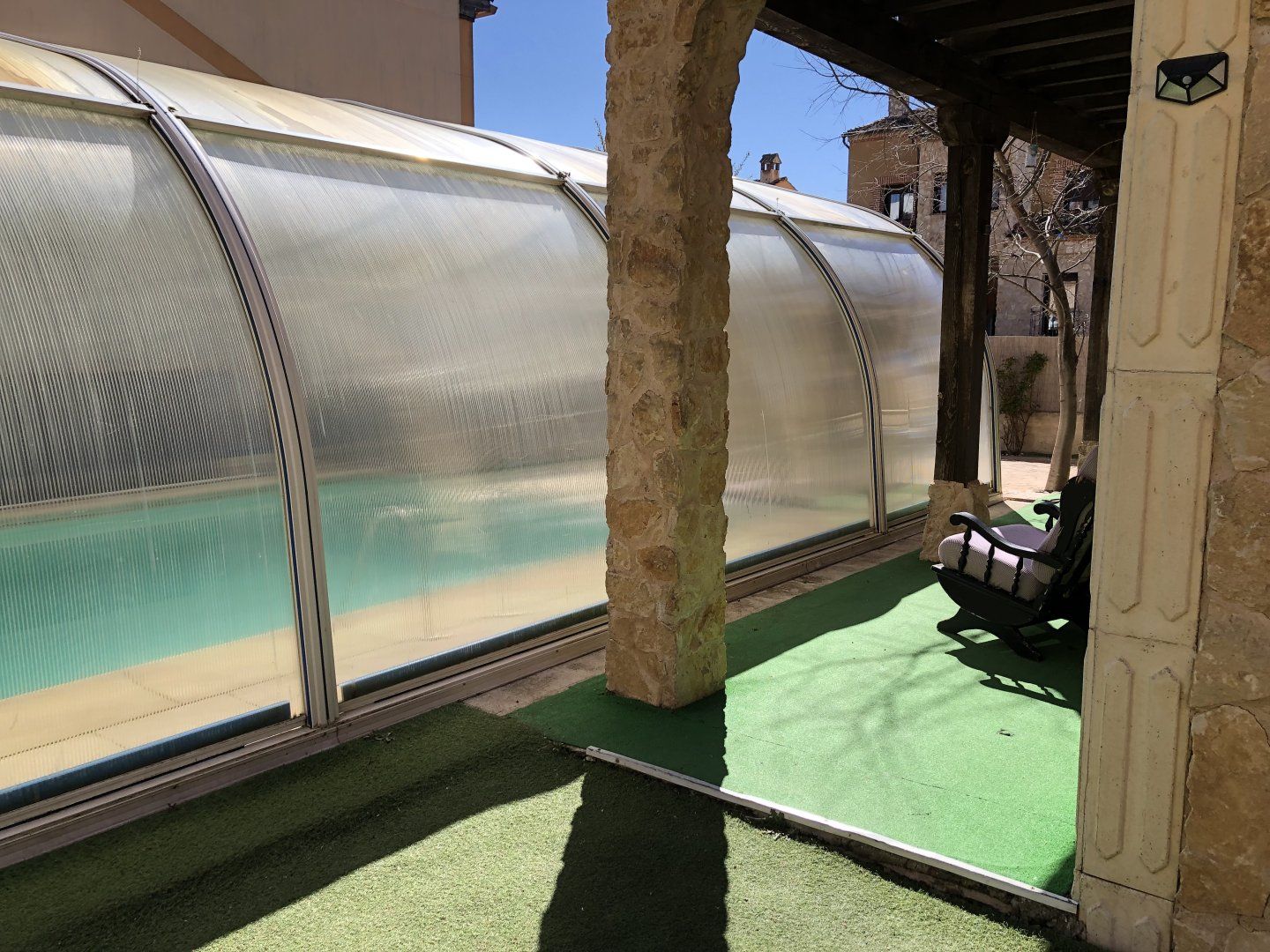 Piscina de Casa o chalet en venta en Palazuelos de Eresma con Calefacción, Terraza y Piscina