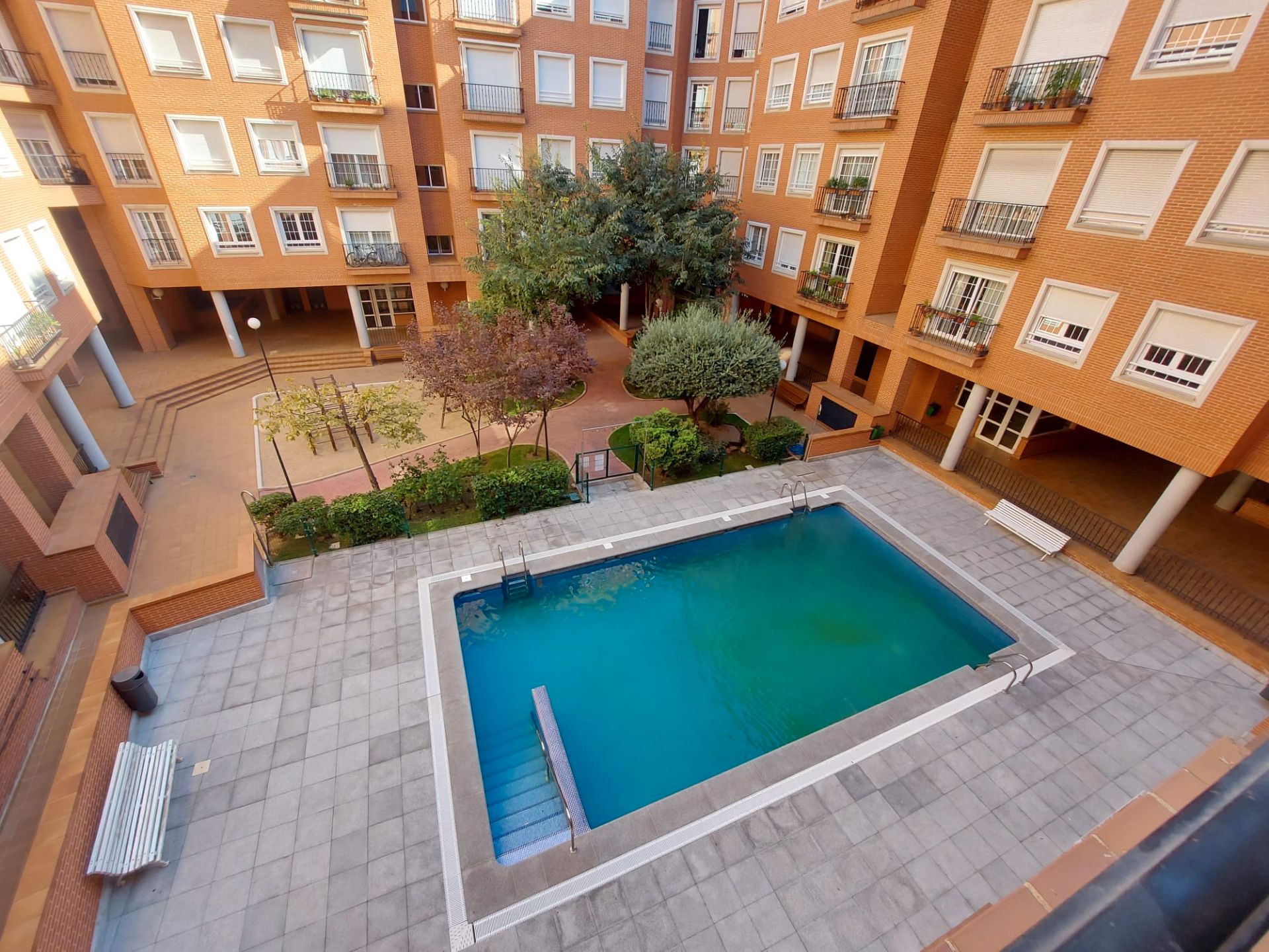 Swimming pool of Apartment to rent in  Madrid Capital  with Air Conditioner, Heating and Oven