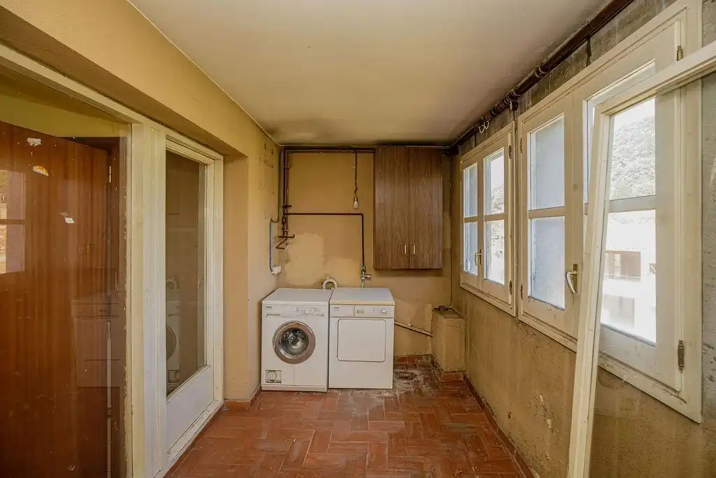 Casa adosada en venda en Olot amb Balcó
