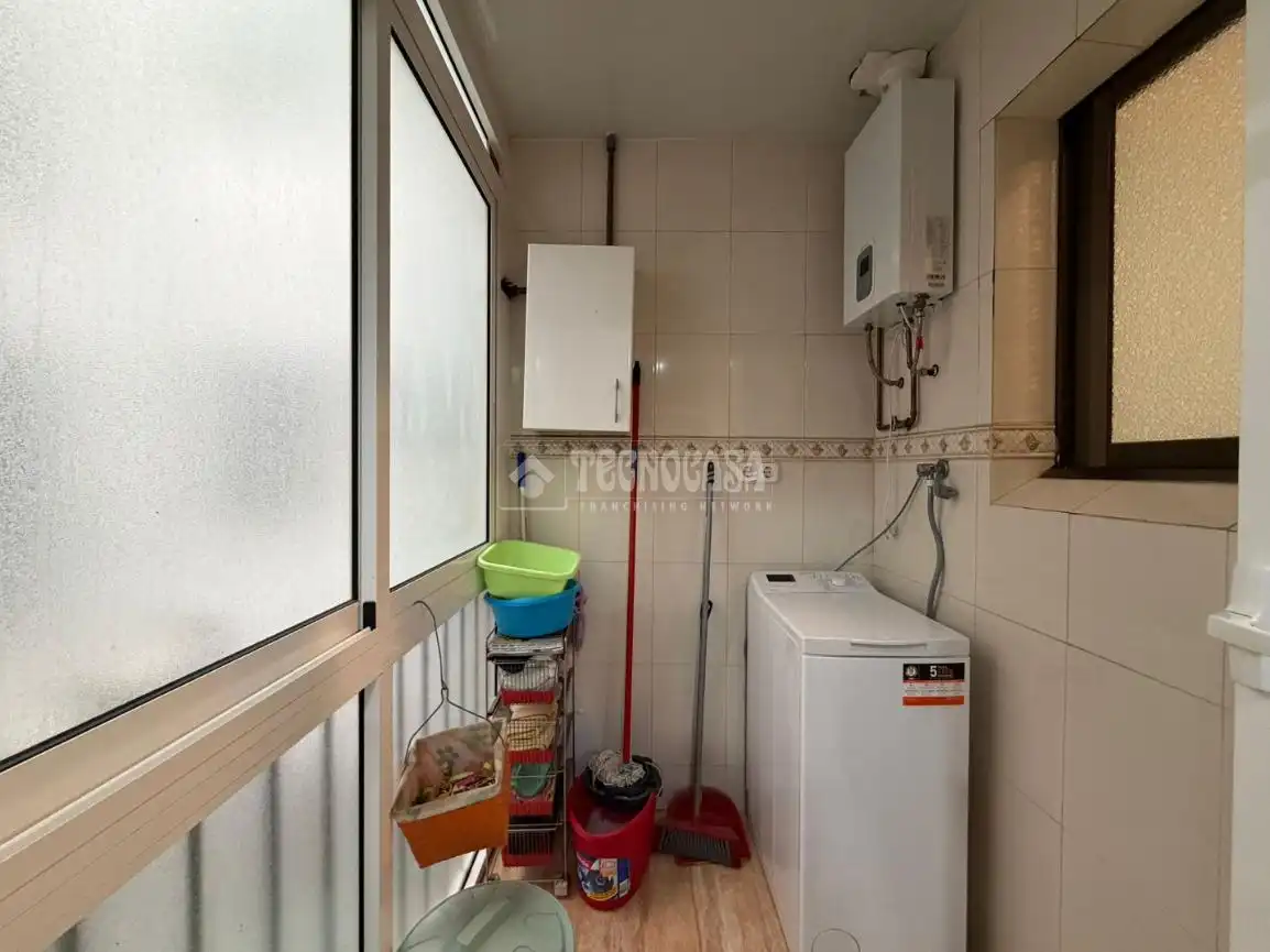 Habitación de Piso en venta en L'Hospitalet de Llobregat con Aire acondicionado, Calefacción y Balcón