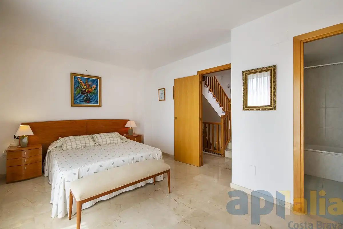 Habitación de Casa adosada en venta en Sant Feliu de Guíxols con Calefacción, Jardín privado y Terraza
