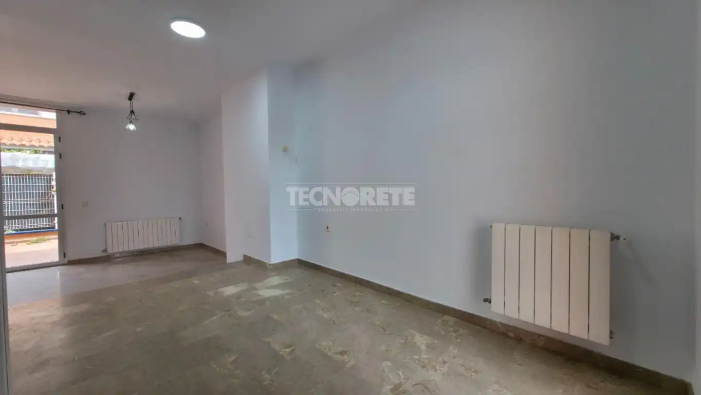 Habitación de Casa adosada en venta en Guadalajara con Jardín privado, Parquet y Terraza