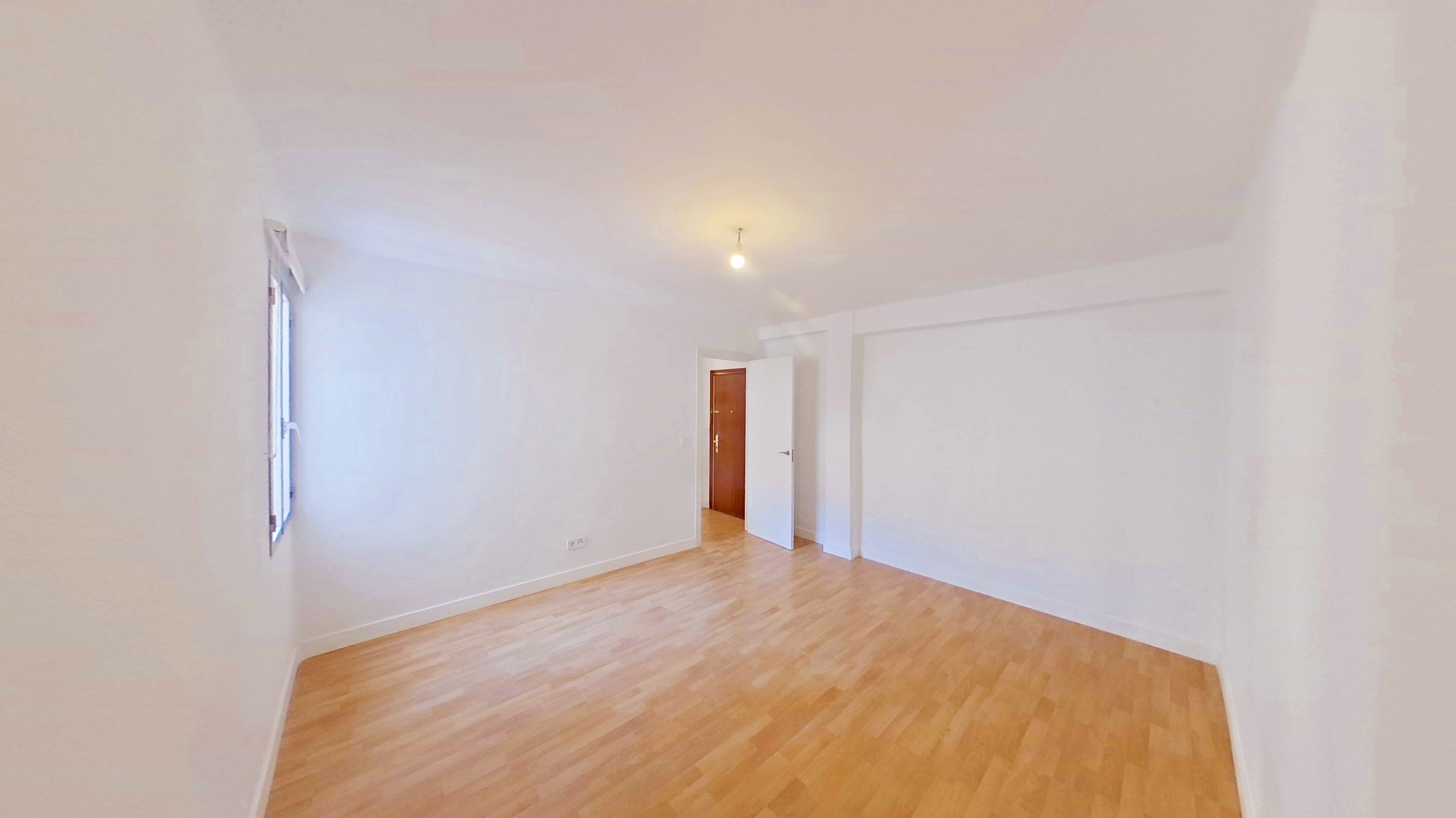 Bedroom of Flat for rent in  Madrid Capital  with Oven and Pets allowed