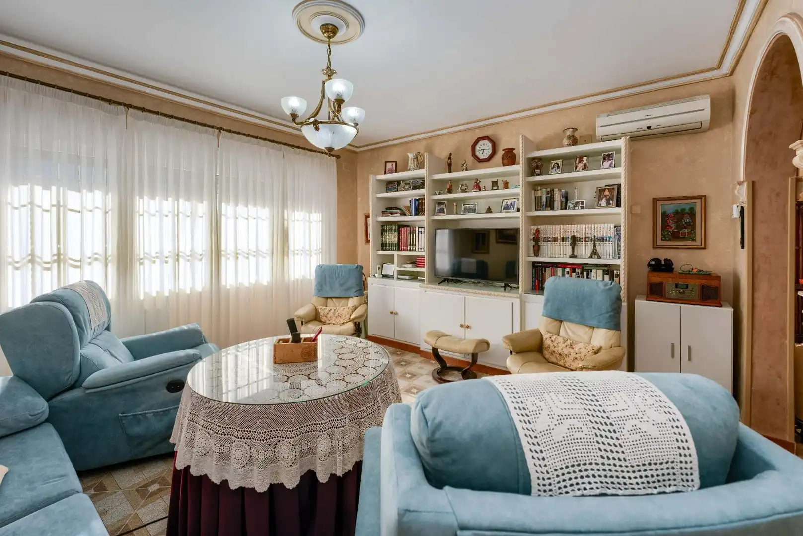 Living room of Houses for sale in Palomares del Río  with Air Conditioner, Heating and Private garden