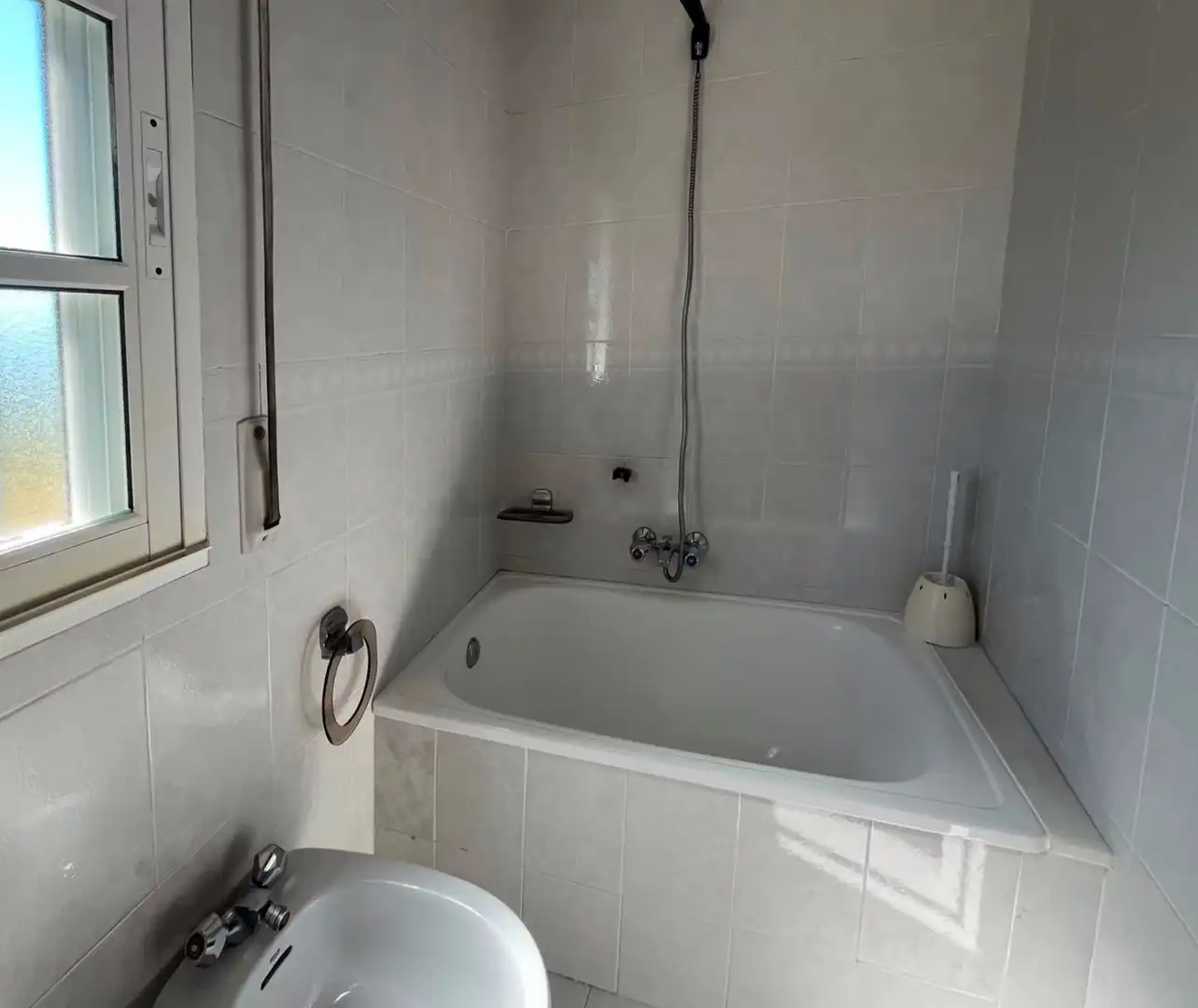 Bathroom of Houses for sale in Vilasantar  with Private garden, Parquet flooring and Furnished
