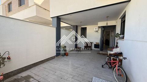 Casa en esquina en Entrenúcleos la más grande de la urbanización, 4 dormitorios, placas solares, piscina y club social, imatge 3