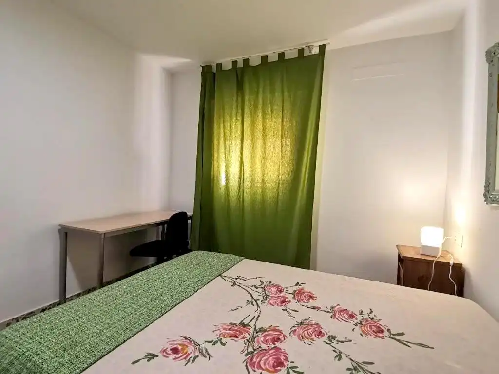 Habitación de Piso de alquiler en Málaga con Aire acondicionado, Calefacción y Terraza