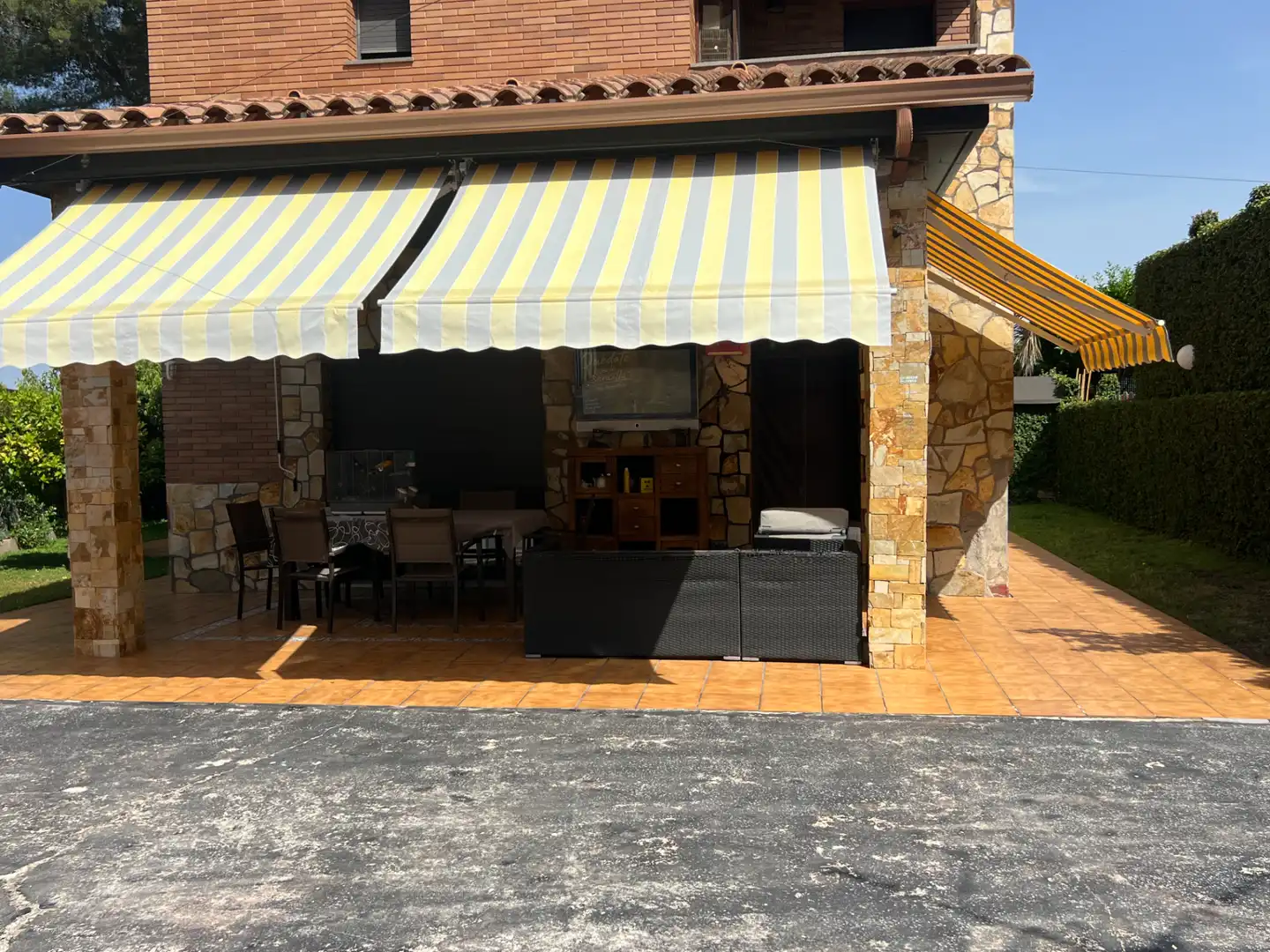 Terrassa de Casa o xalet en venda en La Roca del Vallès amb Aire condicionat, Calefacció i Jardí privat