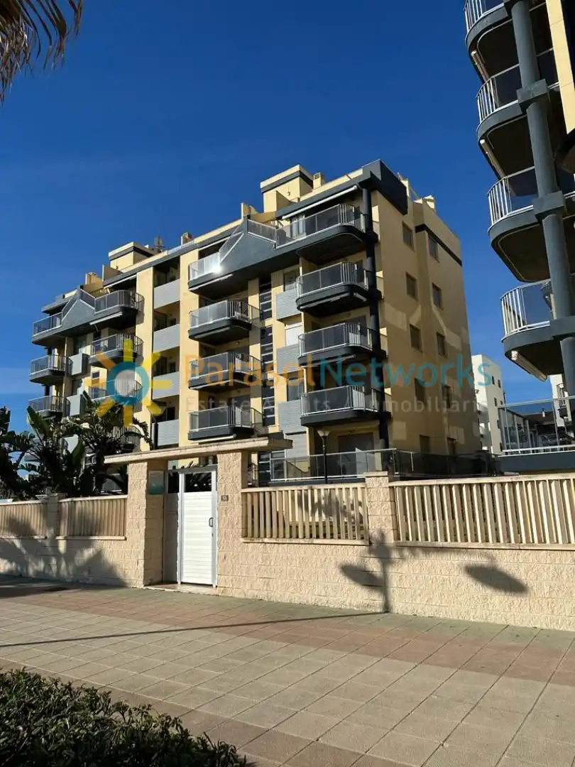 Außenansicht von Wohnungen zur Miete in Guardamar de la Safor mit Klimaanlage, Heizung und Terrasse