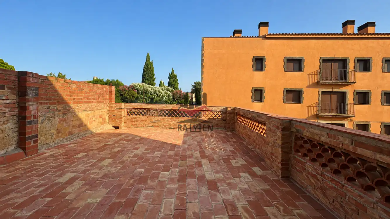 Terrassa de Casa adosada en venda en Riumors