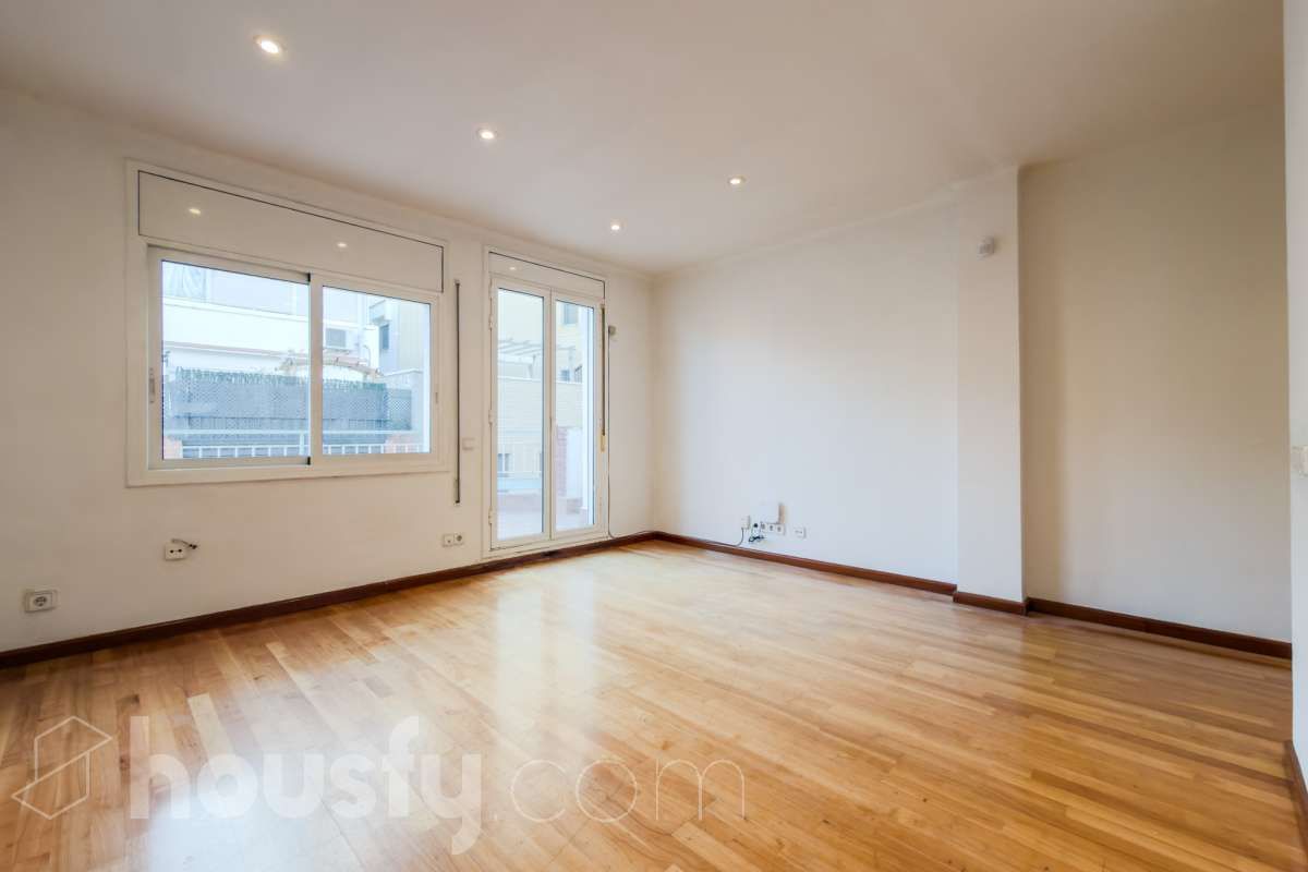 Living room of Attic for sale in  Barcelona Capital  with Air Conditioner, Heating and Parquet flooring