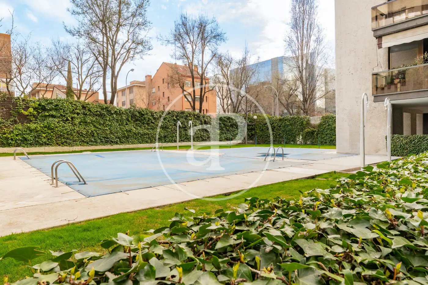 Jardí de Pis en venda en Madrid amb Aire condicionat, Calefacció i Jardí privat