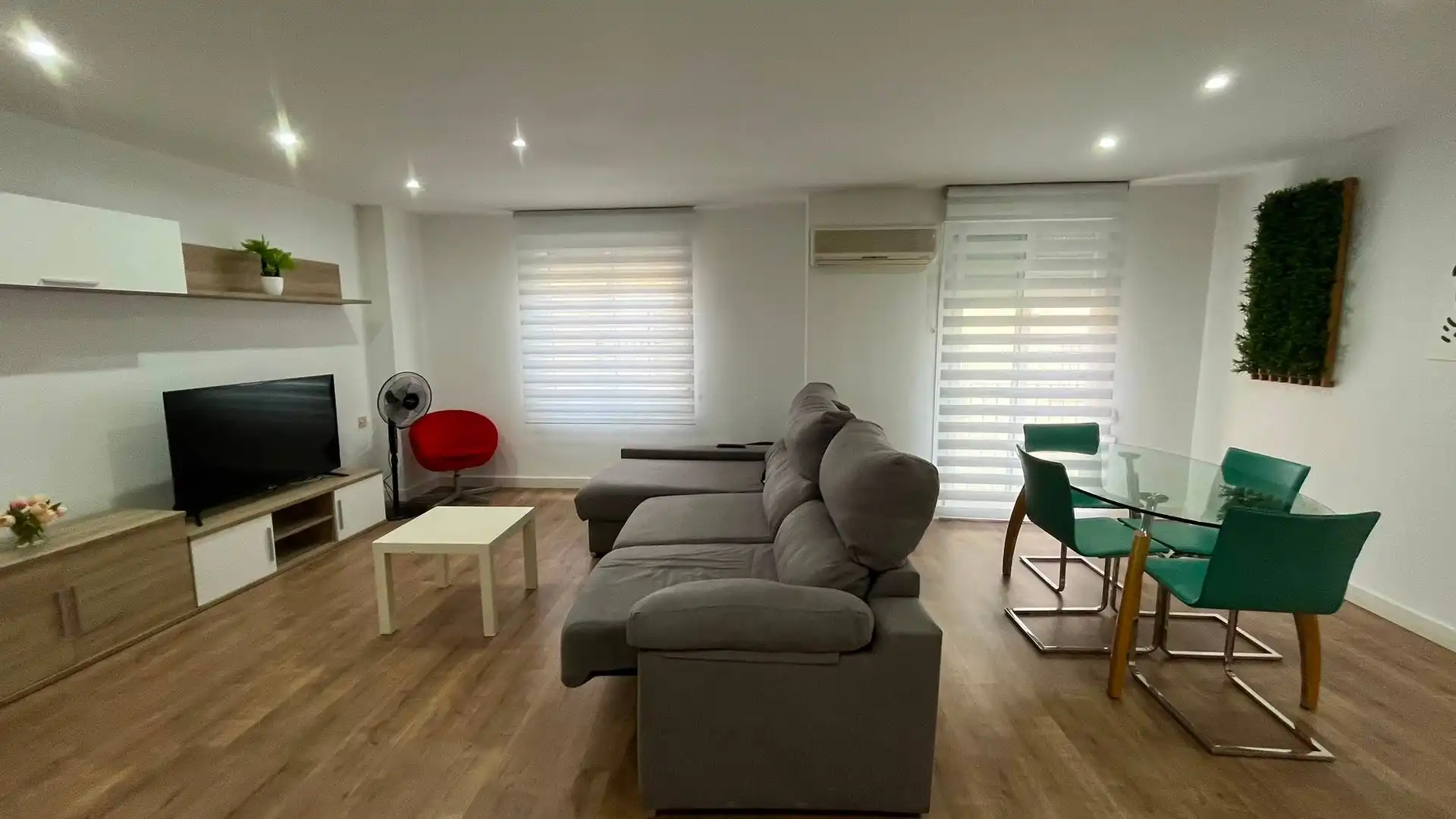 Room in Carrer Mare de Deu dels desamparats, Centro