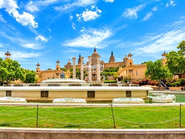 Flat with lift for sale in calle de València
