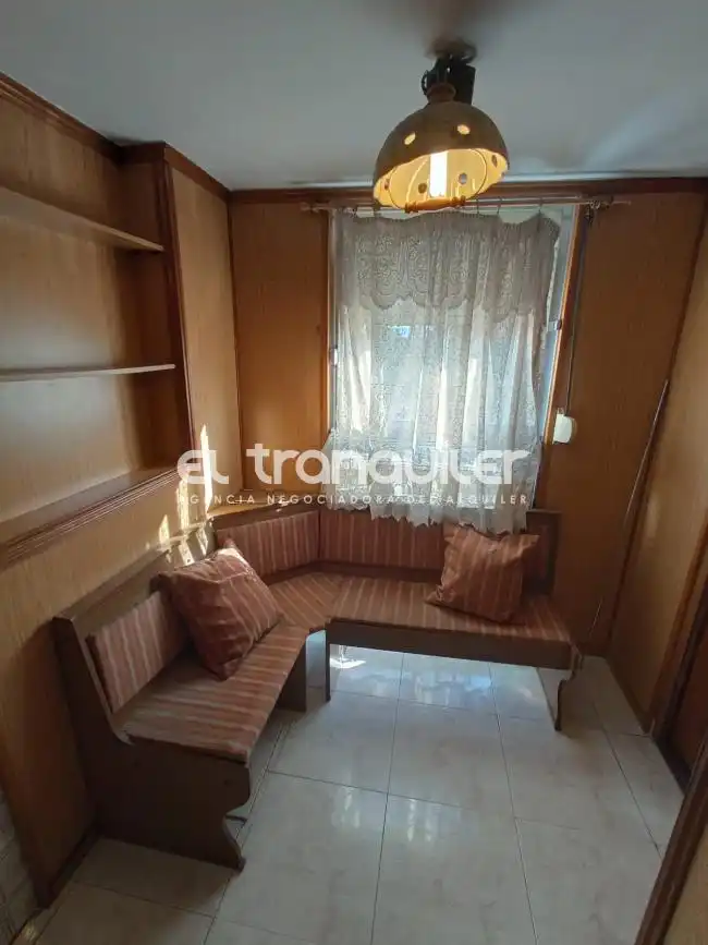 Living room of Flat for rent in Madrid  with Air Conditioner, Parquet flooring and Washing machine