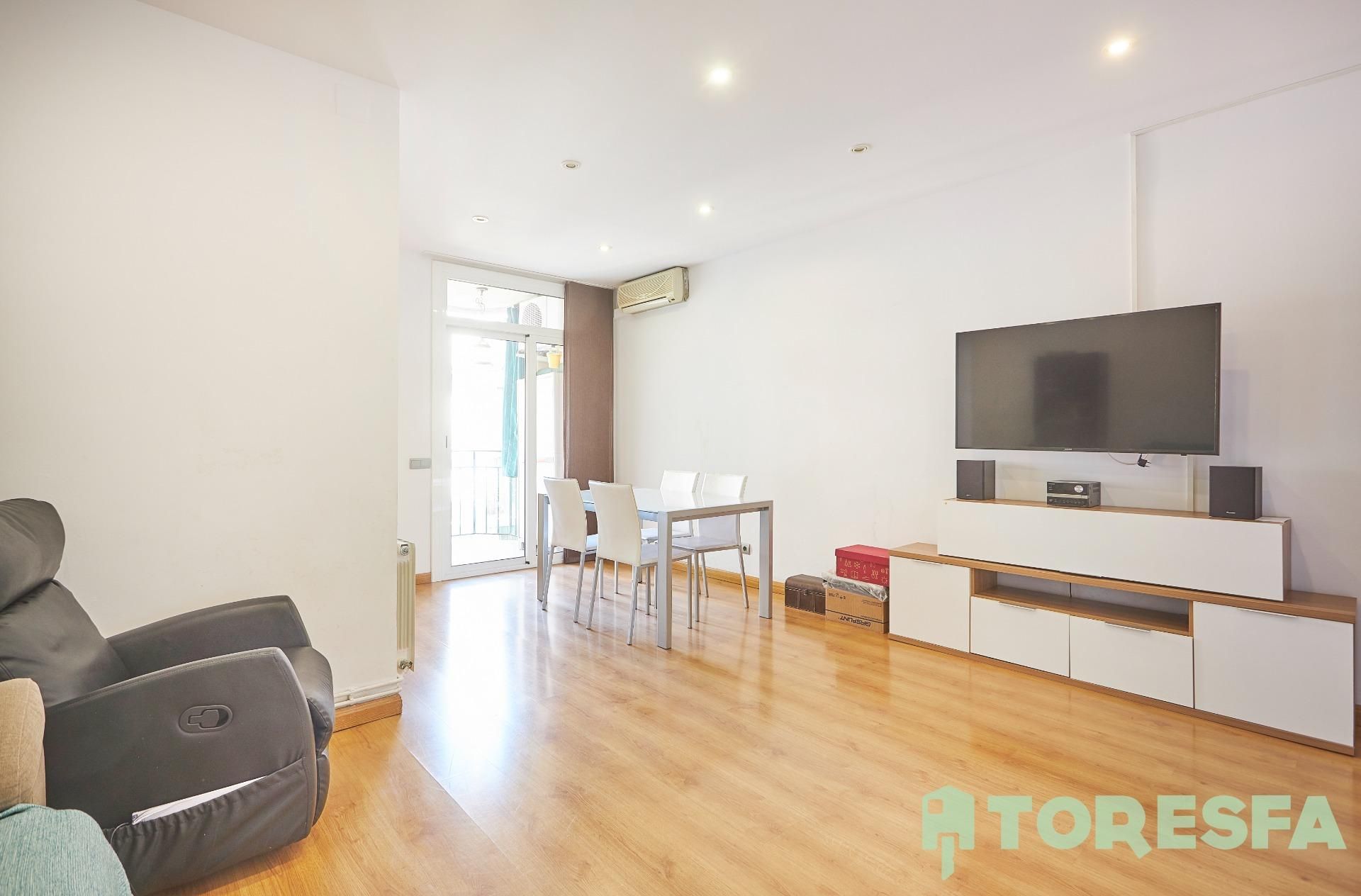 Flat for sale in Carrer CORSEGA, 663, El Camp de l'Arpa del Clot, Sant Martí
