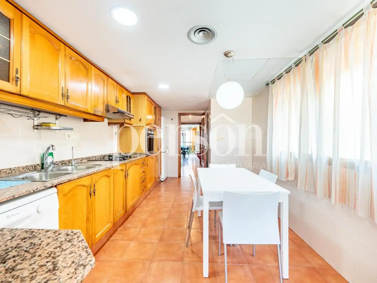 Cocina de Piso de alquiler en Valencia con Aire acondicionado, Parquet y Amueblado