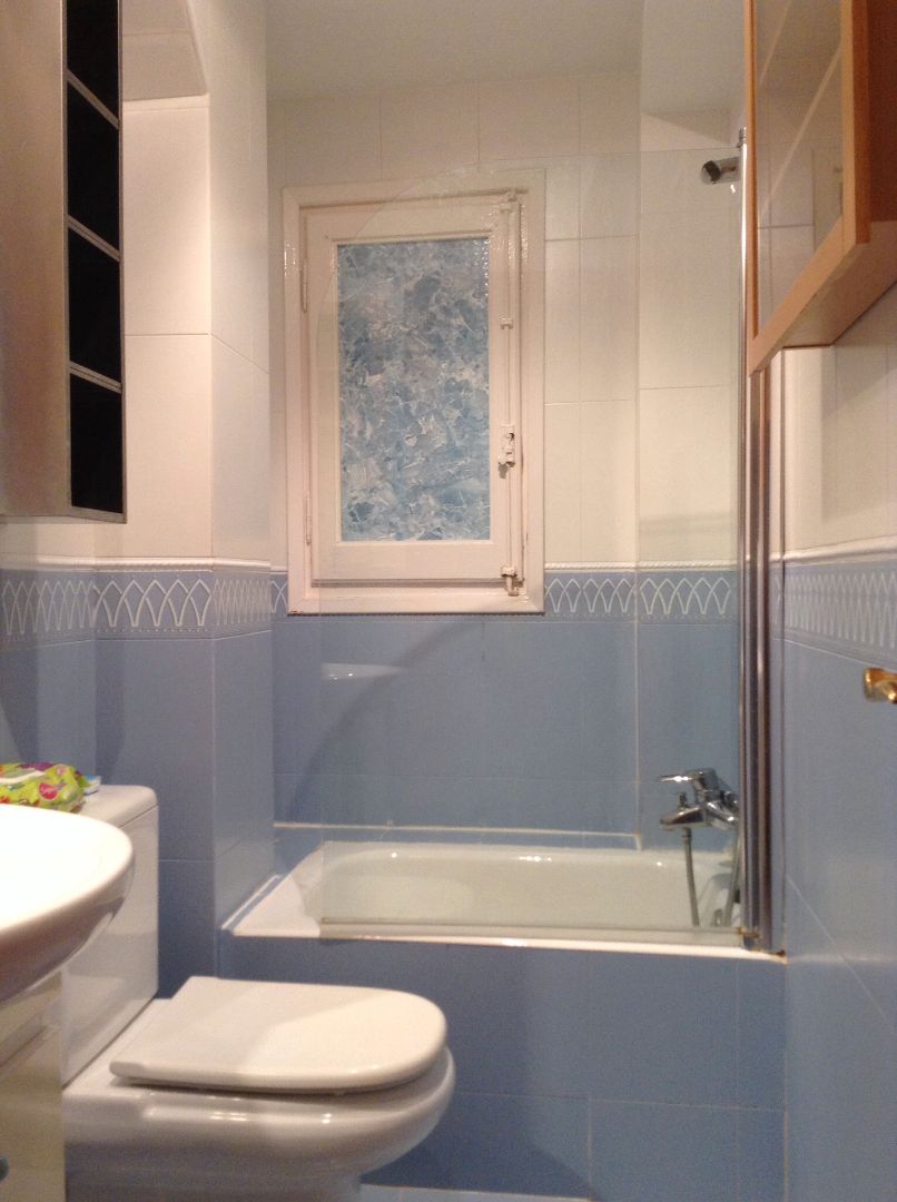 Bathroom of Flat to rent in  Zaragoza Capital  with Heating, Parquet flooring and Furnished