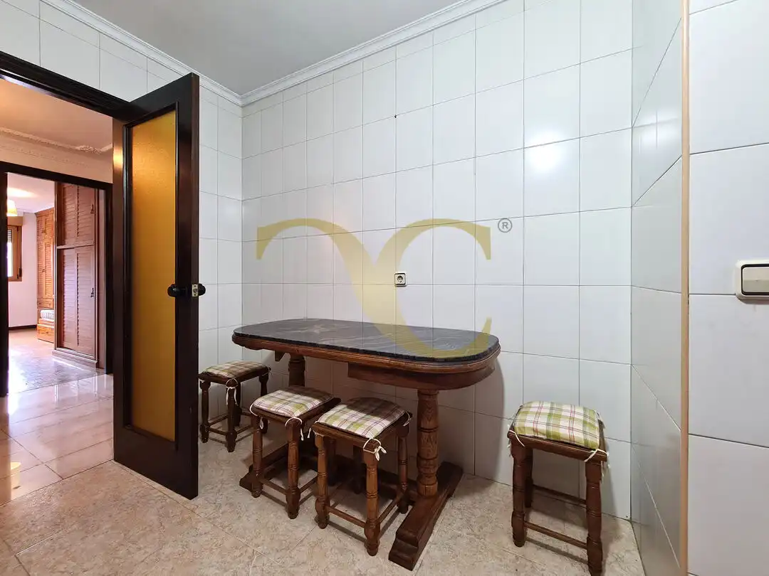 Cocina de Piso en venta en Oviedo  con Calefacción y Trastero