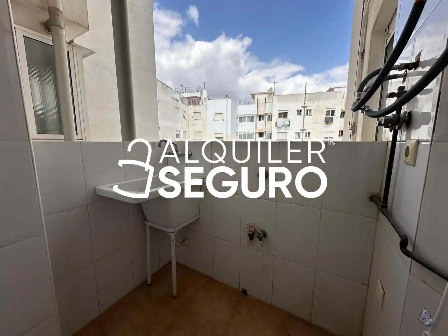 Balcony of Flat for rent in Torrent  with Air Conditioner and Furnished