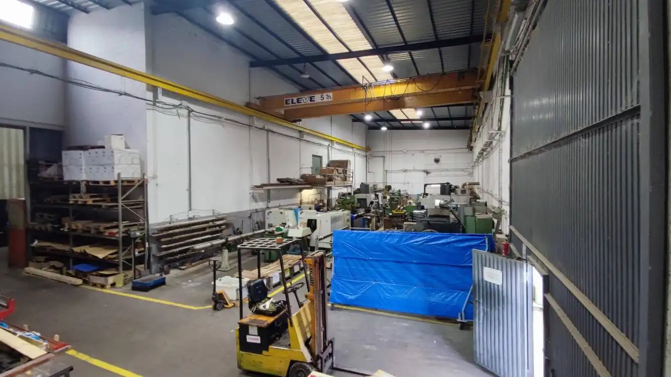 Nave industrial en venta en Vallirana