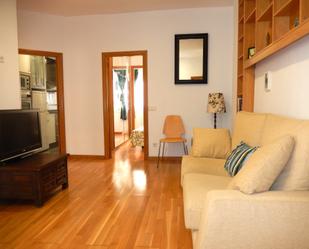 Living room of Flat to rent in  Barcelona Capital  with Parquet flooring, Furnished and Oven