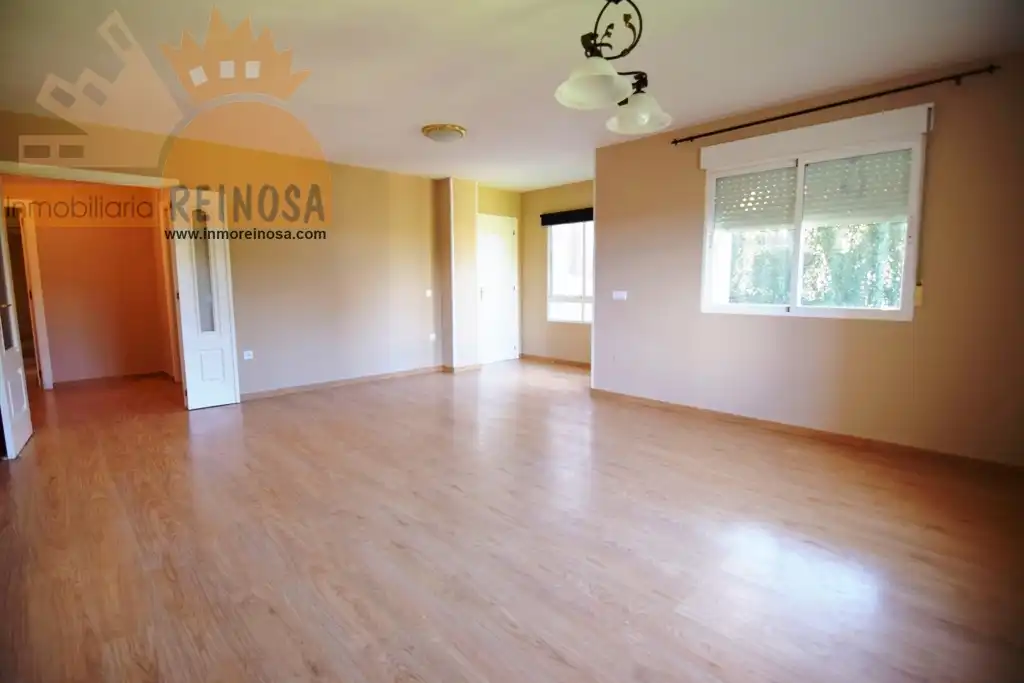 Ground floor with lift for sale in Avenida del Golf, imagen 6