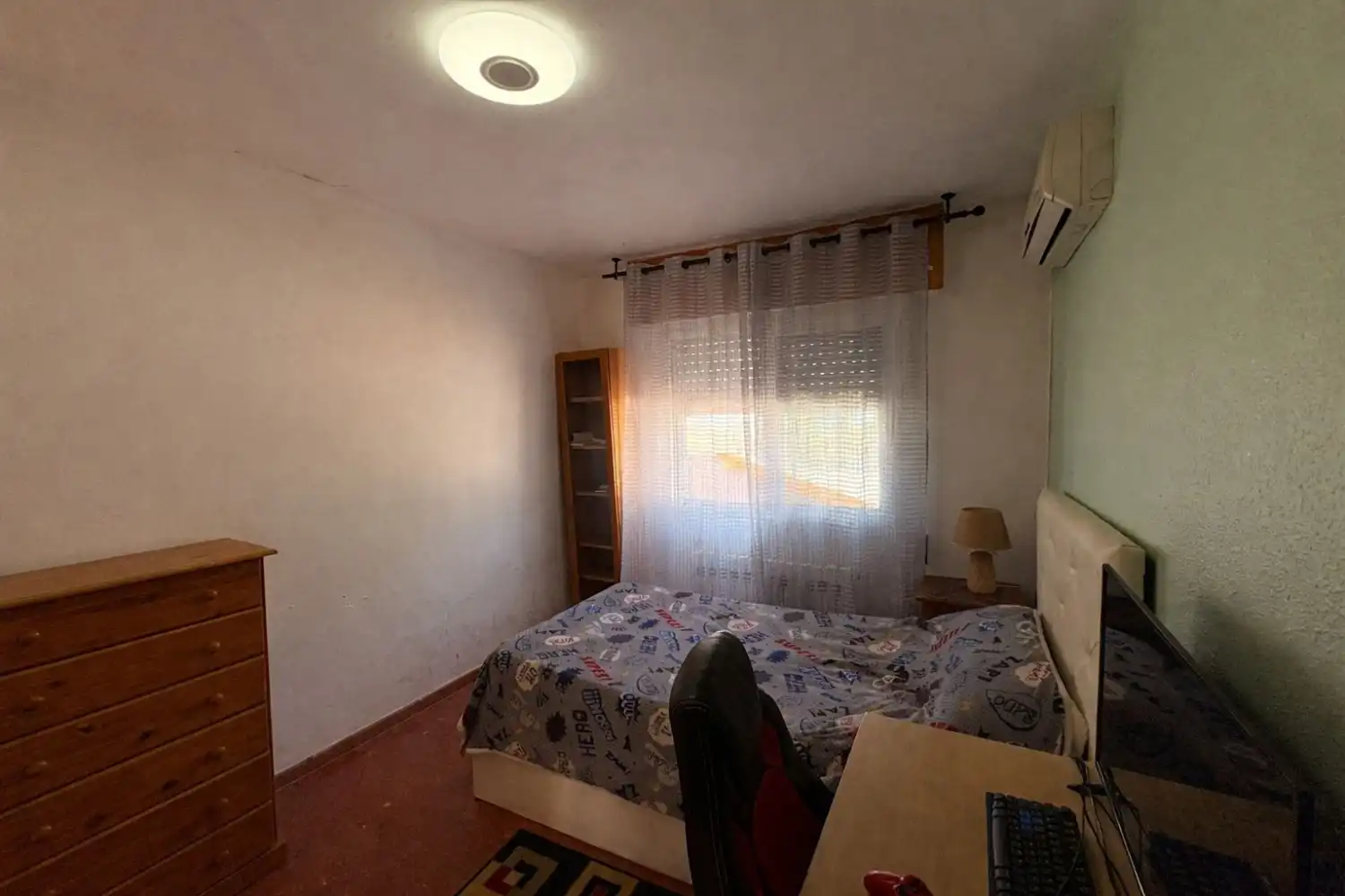 Habitación de Casa adosada en venta en Manzanares con Aire acondicionado, Jardín privado y Terraza
