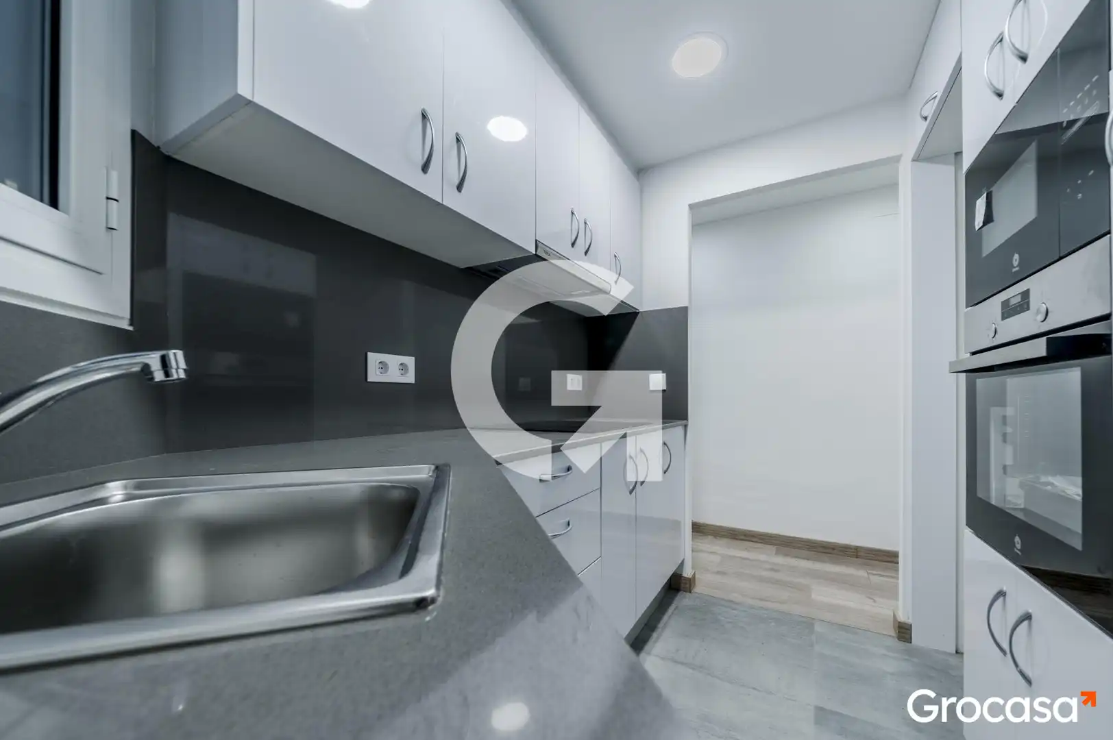 Cocina de Piso en venta en Barcelona con Aire acondicionado, Calefacción y Horno