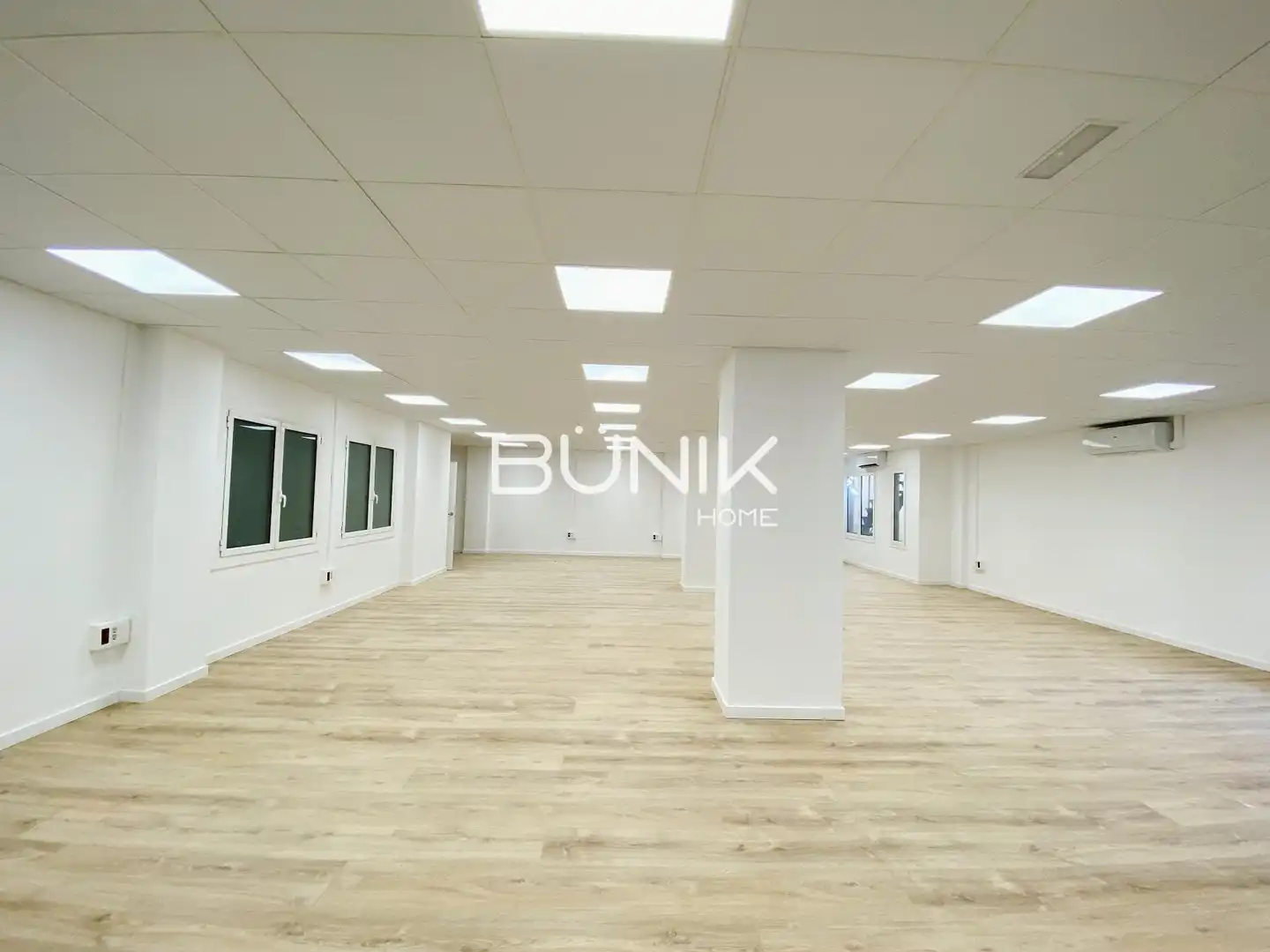 Office for rent in Barcelona  with Air Conditioner