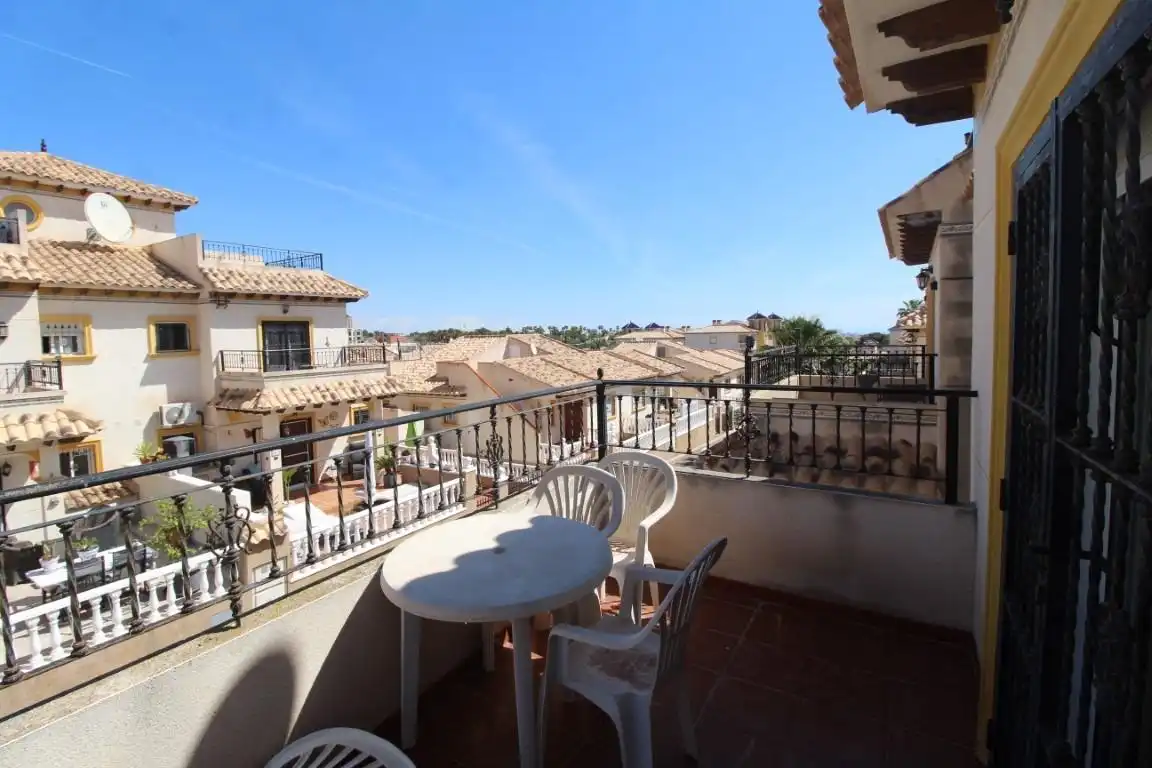 Terrassa de Casa adosada en venda en Orihuela amb Jardí privat, Terrassa i Moblat