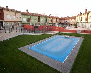 Piscina de Local en venda en Cogollos