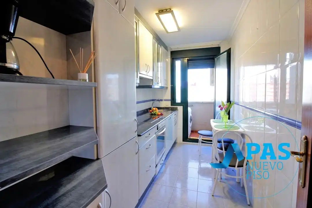 Flat for sale in Calle Justicia, Cuatro Caminos