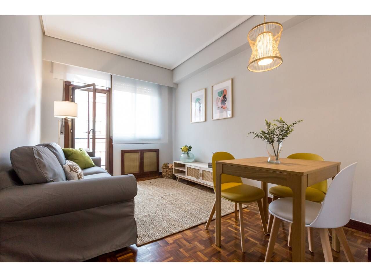Living room of Flat to rent in Bilbao   with Heating, Parquet flooring and Terrace