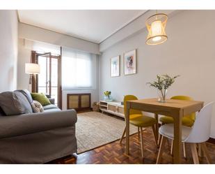 Sala d'estar de Pis de lloguer en Bilbao  amb Calefacció, Parquet i Terrassa