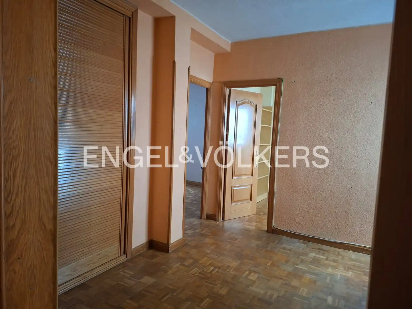 Flat for sale in  Madrid Capital  with Air Conditioner, Heating and Parquet flooring