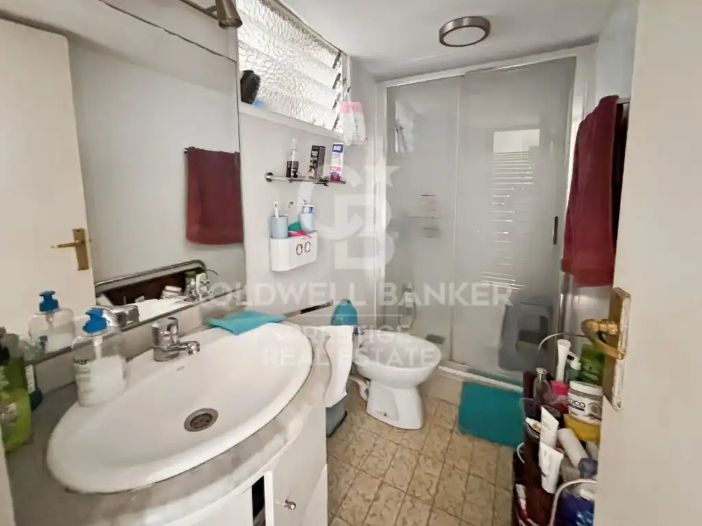Wohnung zum Verkauf in Barcelona mit Balkon