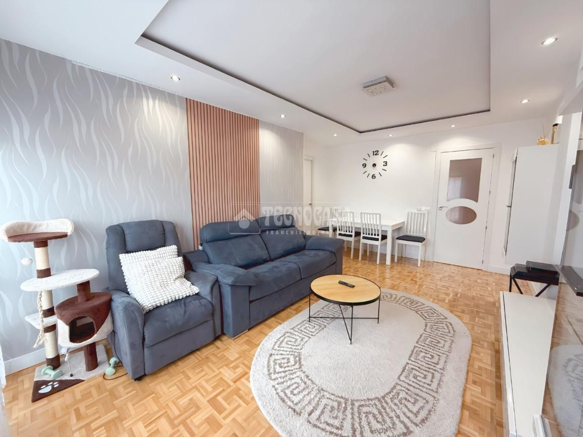Sala d'estar de Pis en venda en  Madrid Capital amb Aire condicionat, Calefacció i Terrassa