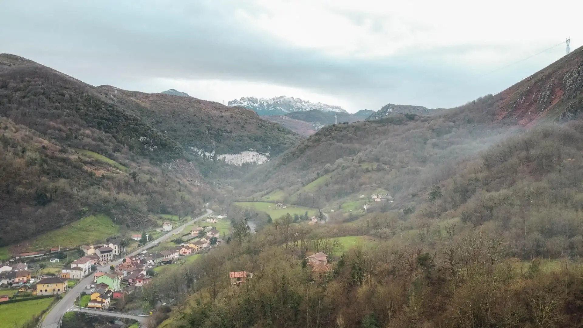 Vista exterior de Casa o chalet en venta en Oviedo  con Calefacción, Jardín privado y Terraza