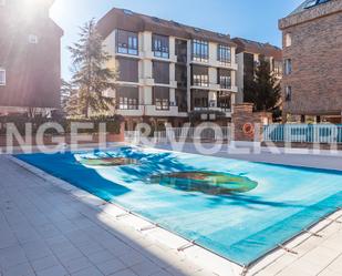 Swimming pool of Apartment to rent in  Madrid Capital  with Air Conditioner and Swimming Pool