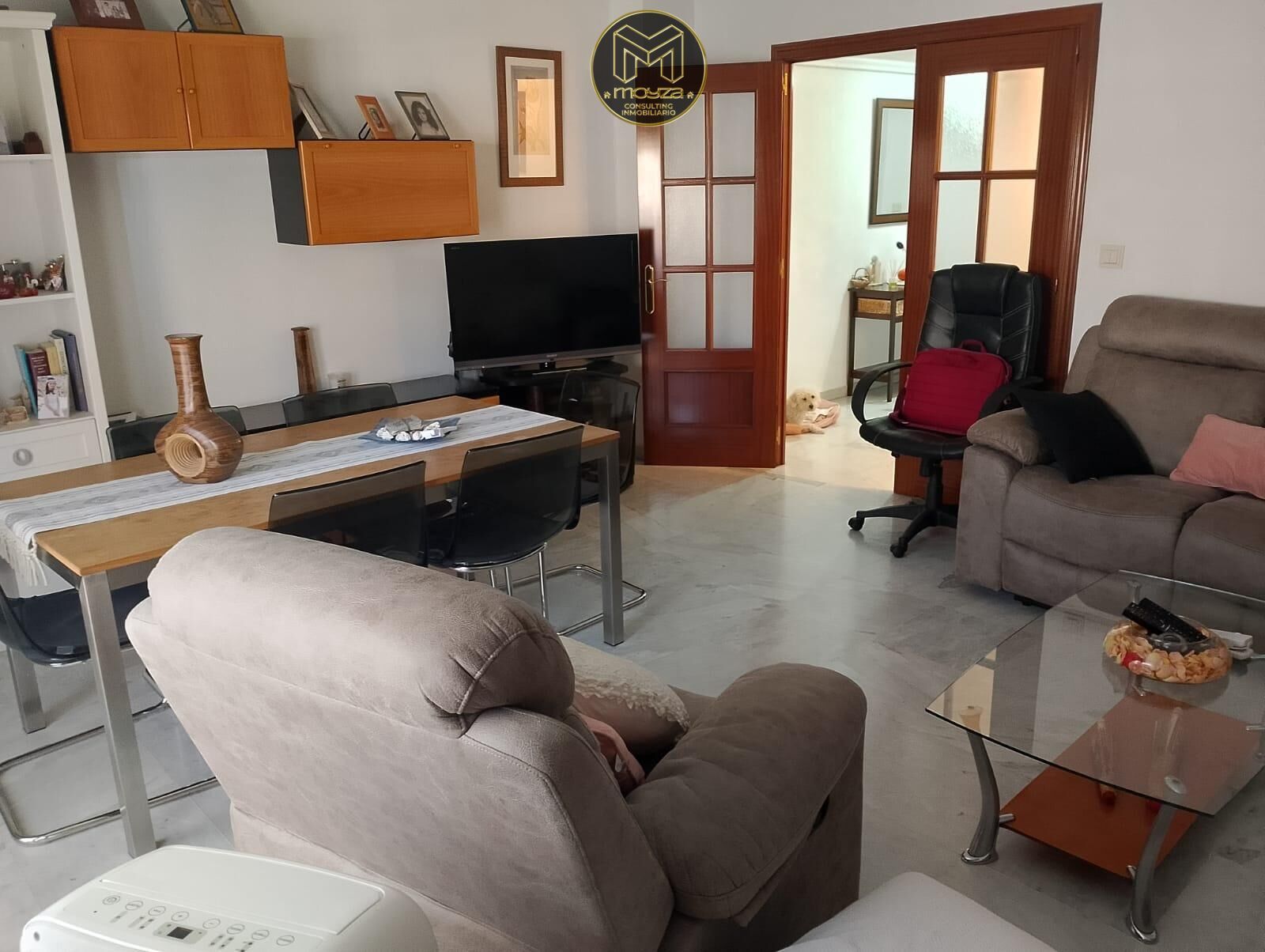Sala d'estar de Pis en venda en  Jaén Capital amb Jardí privat i Piscina comunitària