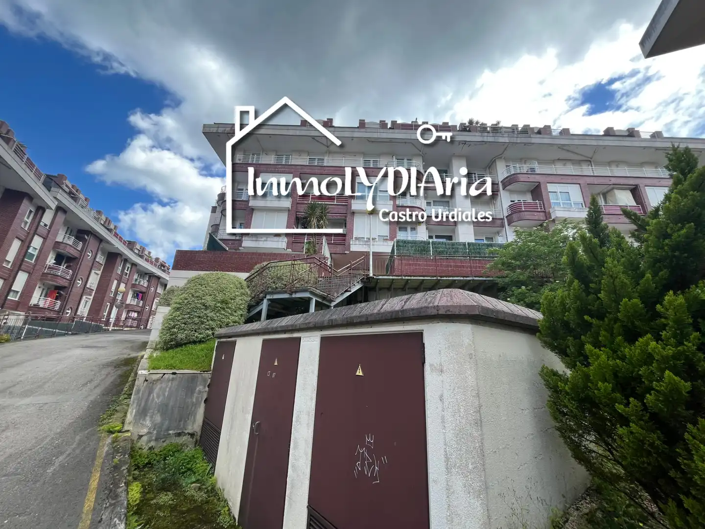Vista exterior de Piso en venta en Castro-Urdiales con Calefacción, Parquet y Terraza