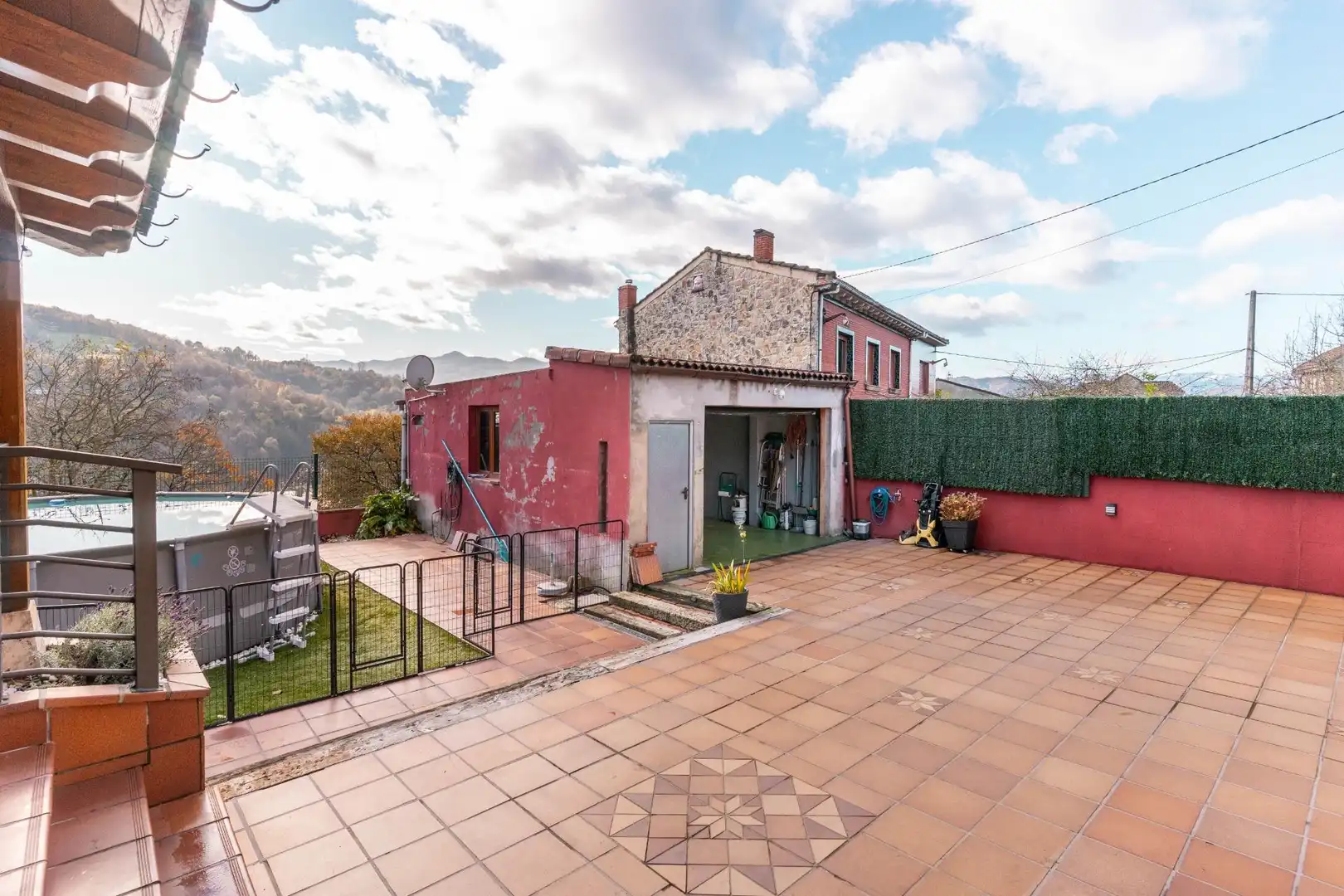 Terrassa de Casa o xalet en venda en Langreo amb Calefacció, Jardí privat i Terrassa