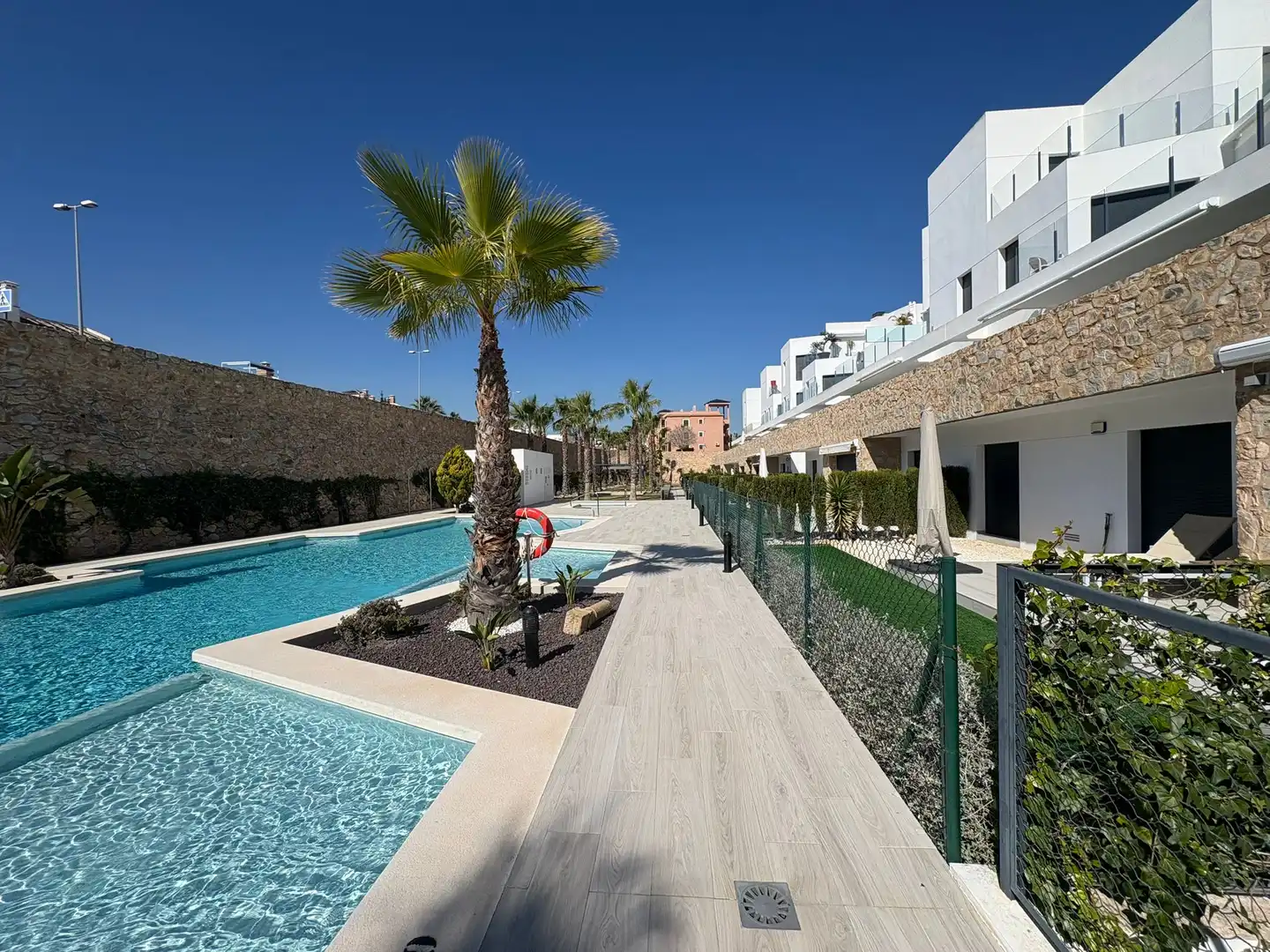 Planta baja en venta en Los Almendros